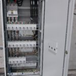 Установка шкафа в цехе